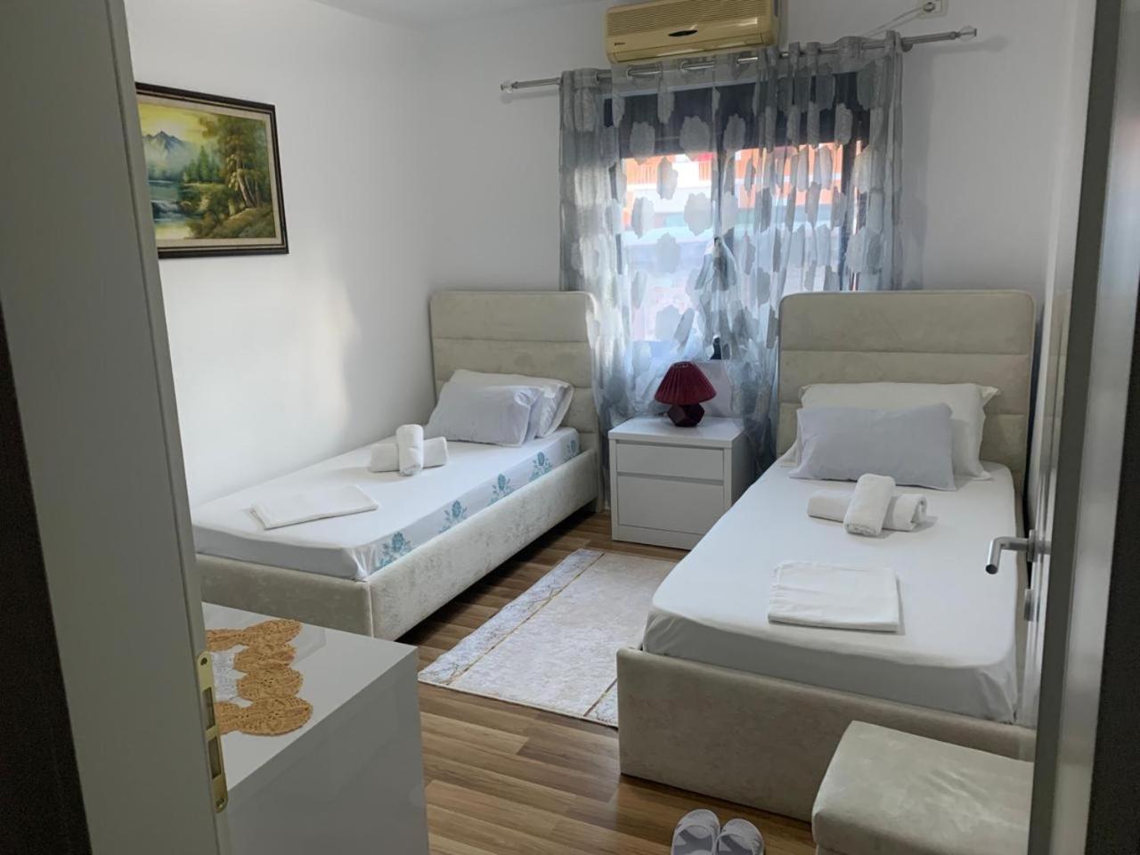 Flat In Berat'S Center Lägenhet Exteriör bild