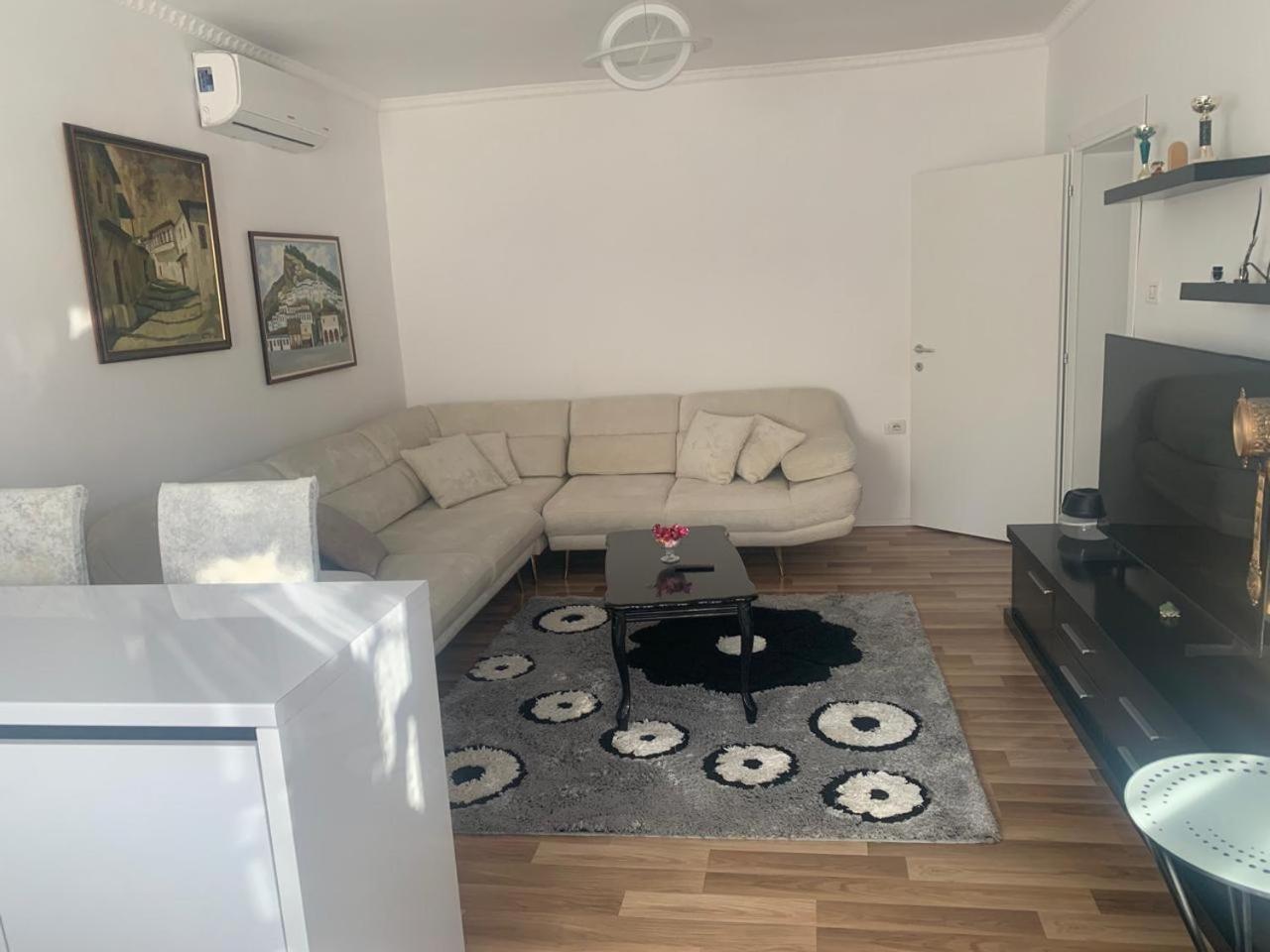 Flat In Berat'S Center Lägenhet Exteriör bild